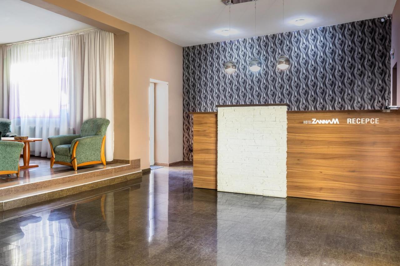 Hotel Zannam เบอร์โน ภายนอก รูปภาพ
